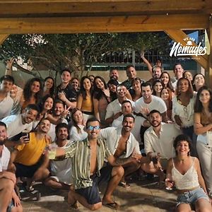 Nomades Beach - Adventure Hostels & Coworking